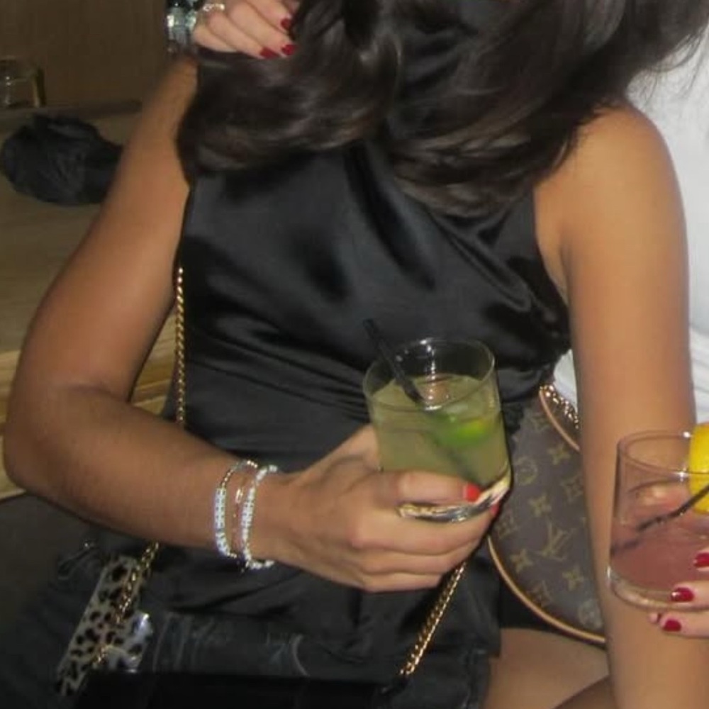 One shoulder top